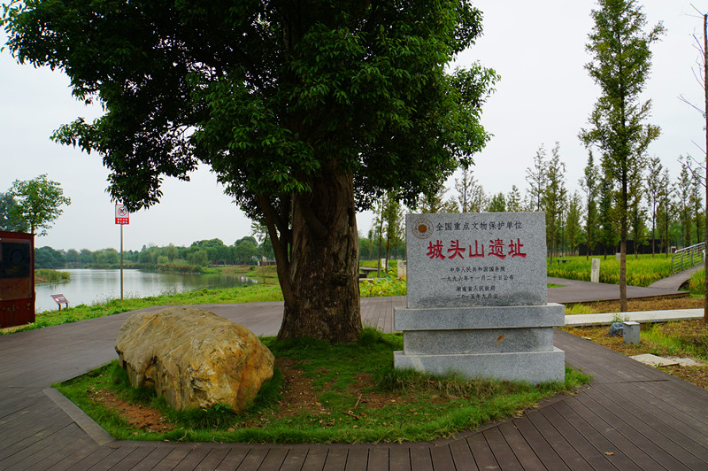 ^ɽzַHЇl(f)F(xin)硢(ni)SĹųַ߀uЇʮ°l(f)F(xin)Ї20o100Ŵl(f)F(xin)֮һzӰ־ۣ