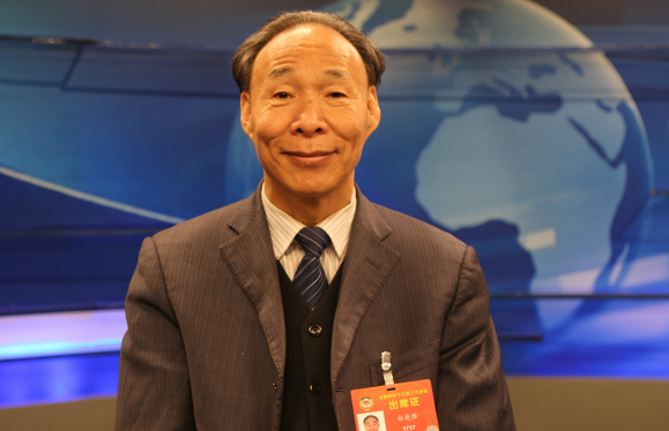 全國政協(xié)常委、中國作家協(xié)會副主席白庚勝：民族文化的保護(hù)與發(fā)展