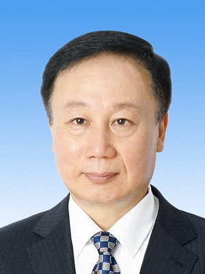 馬宏偉，男，滿族，1969年4月生，研究生學歷，中共黨員，現(xiàn)任人民日報社副總編輯。